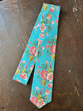 Adult Tie-Cotton. Needlepoint Wild Rose.